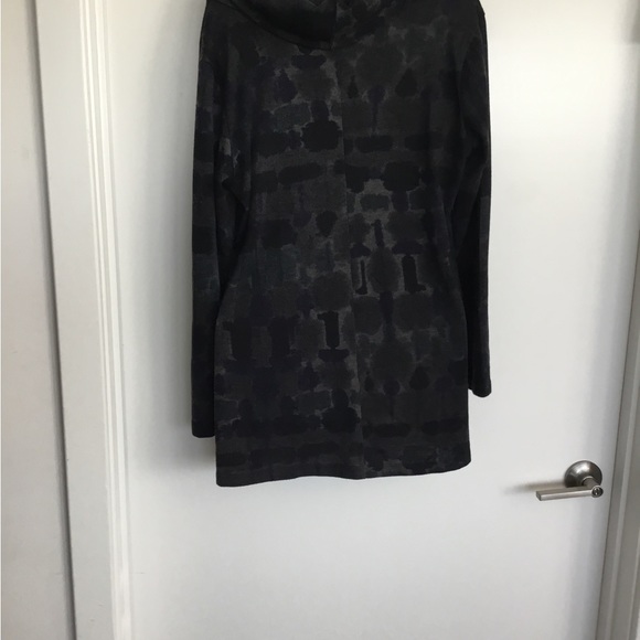 Nomadic Traders. Long Sleeve  Cowl Neck Sweatshirt Size Medium $35 - Picture 6 of 6